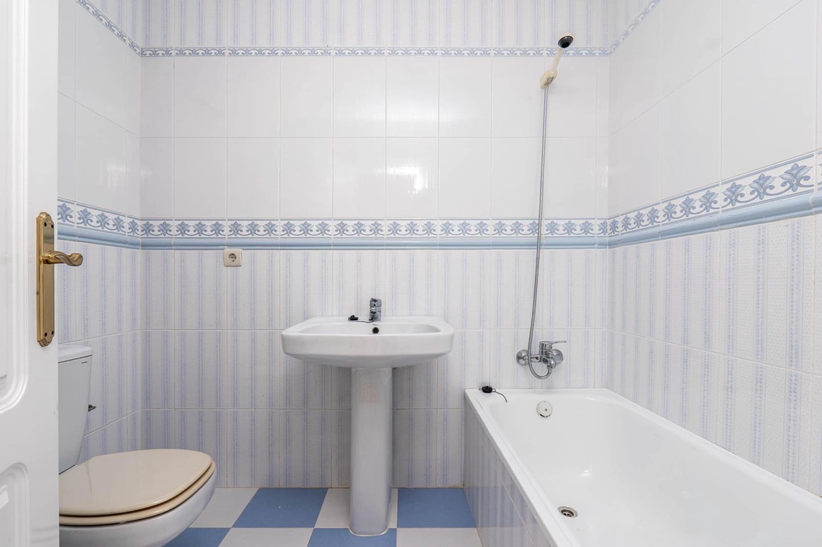 3 bedroom Apartment for sale in Salobrena with pool - € 320,000 (Ref: 9738538)