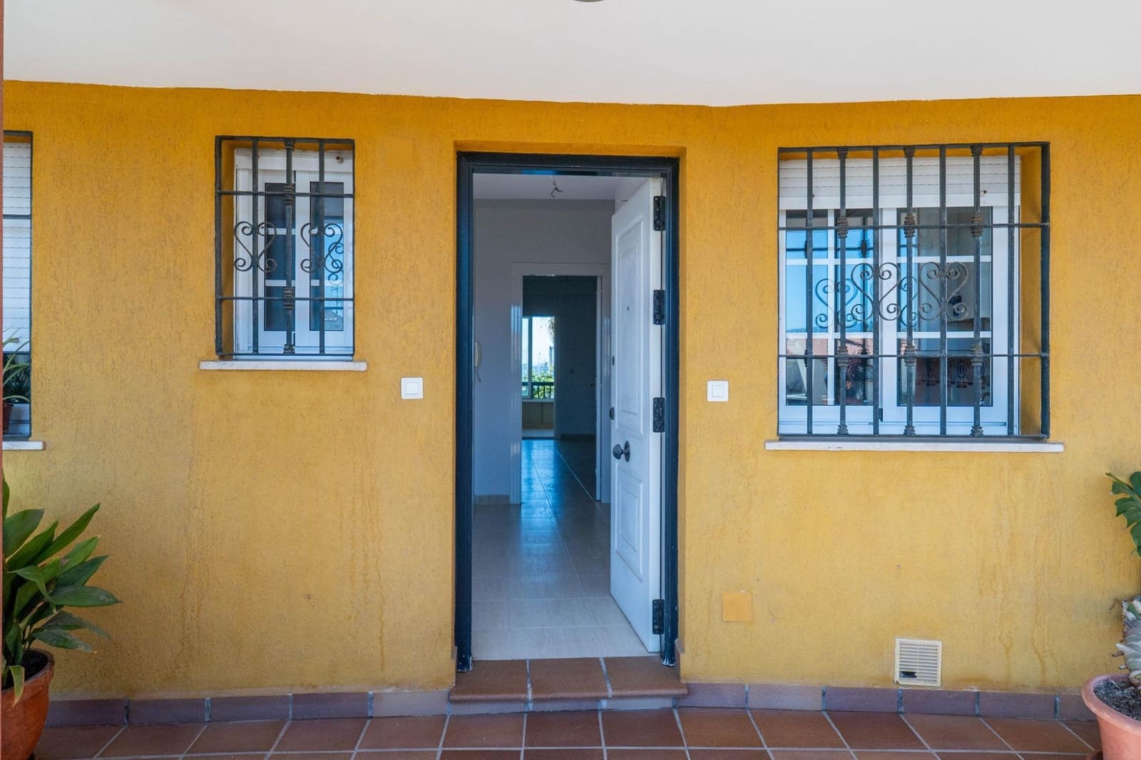 3 bedroom Apartment for sale in Salobrena with pool - € 320,000 (Ref: 9738538)