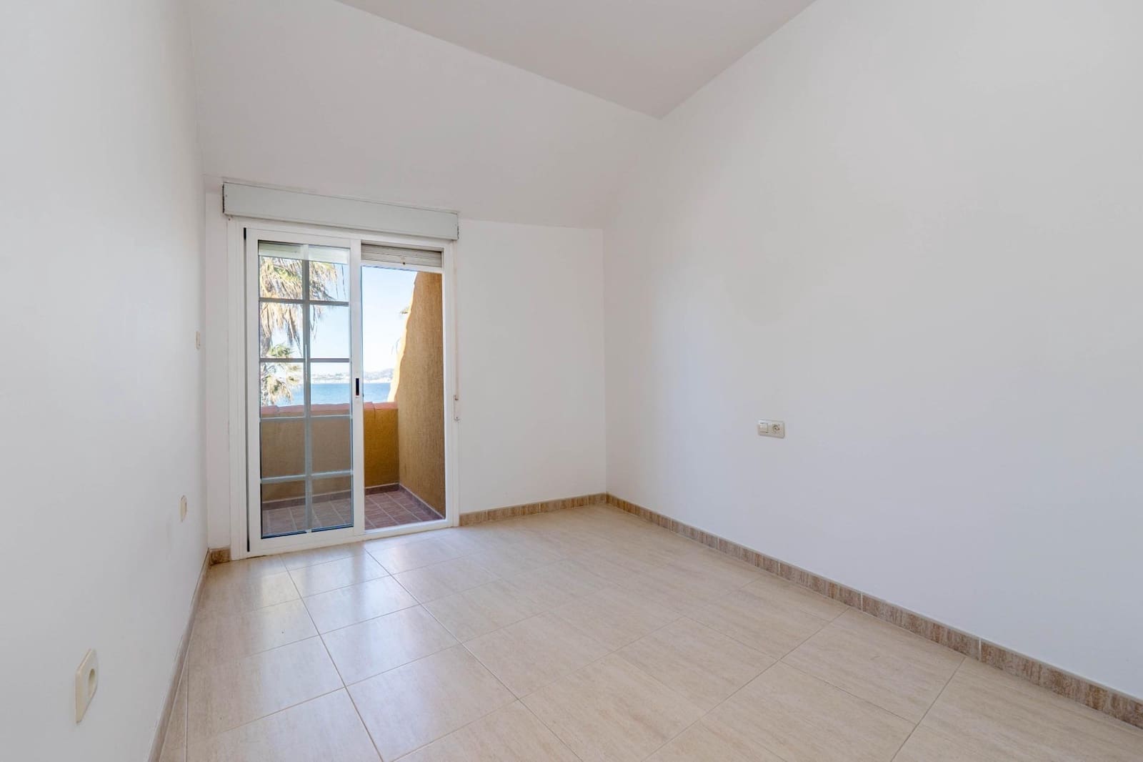 3 bedroom Apartment for sale in Salobrena with pool - € 320,000 (Ref: 9738538)