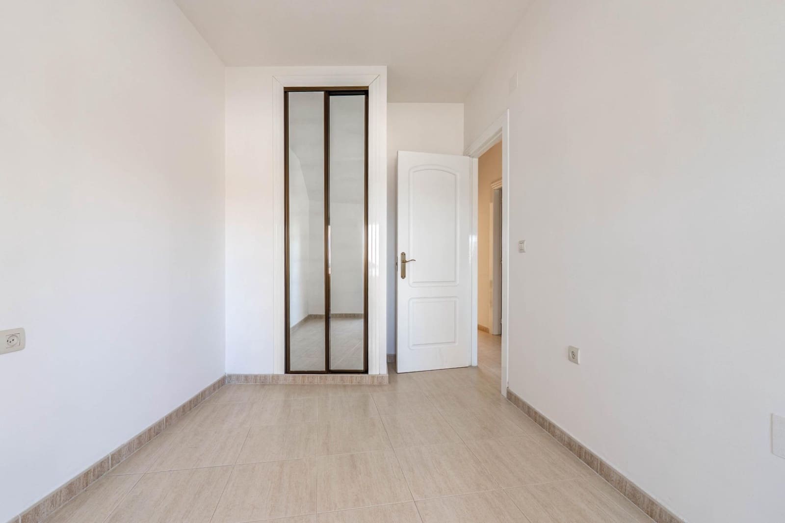 3 bedroom Apartment for sale in Salobrena with pool - € 320,000 (Ref: 9738538)