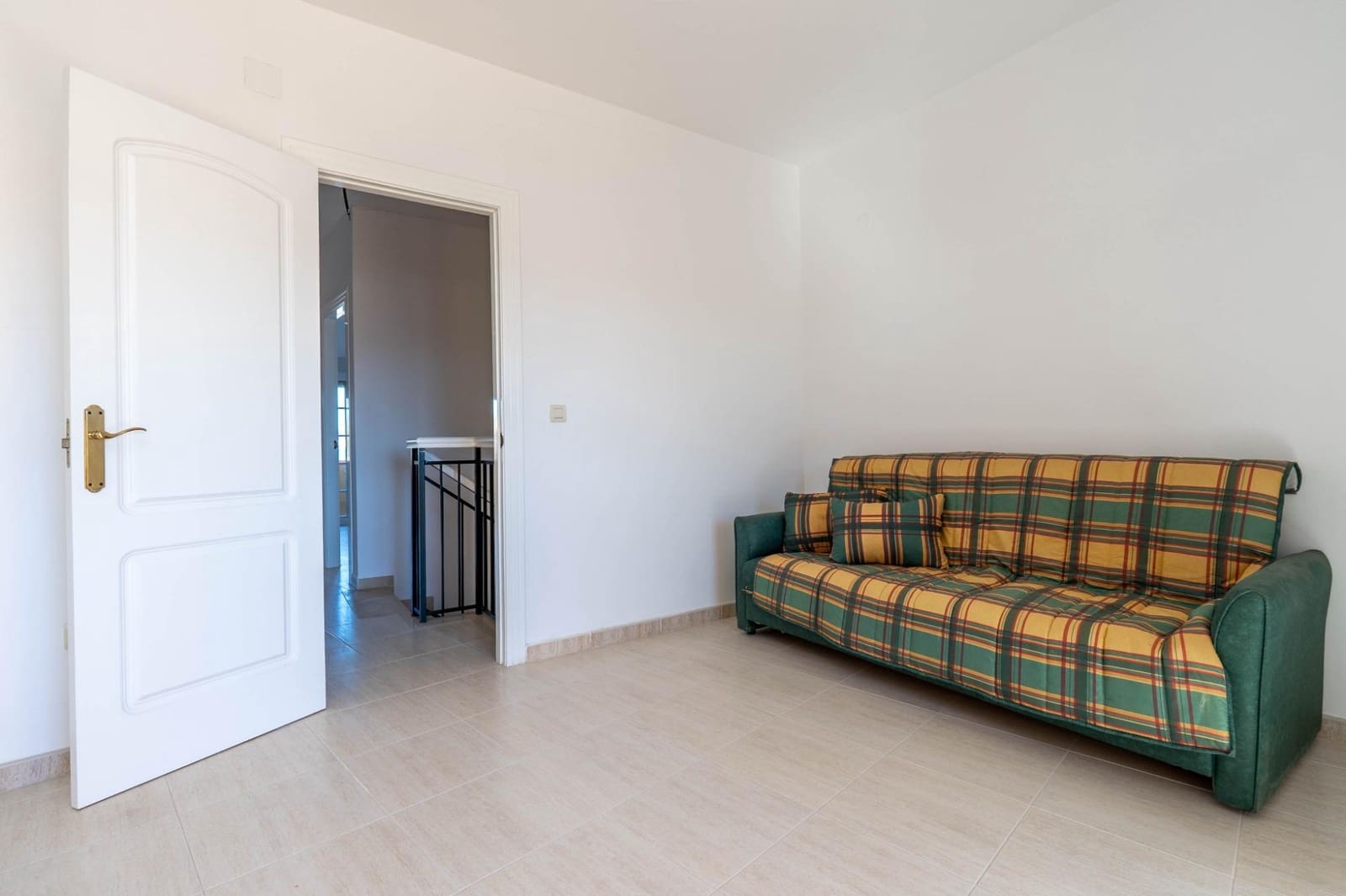 3 bedroom Apartment for sale in Salobrena with pool - € 320,000 (Ref: 9738538)