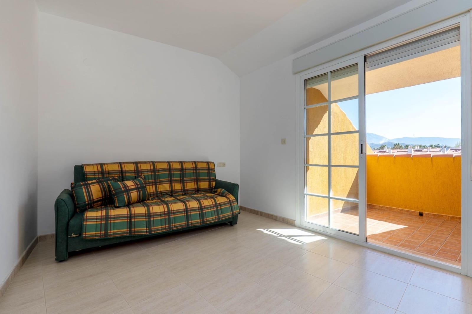 3 bedroom Apartment for sale in Salobrena with pool - € 320,000 (Ref: 9738538)