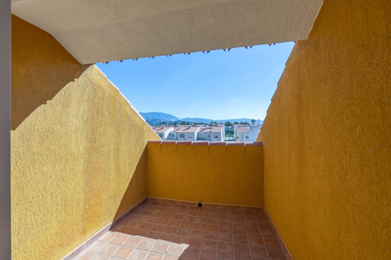 3 bedroom Apartment for sale in Salobrena with pool - € 320,000 (Ref: 9738538)