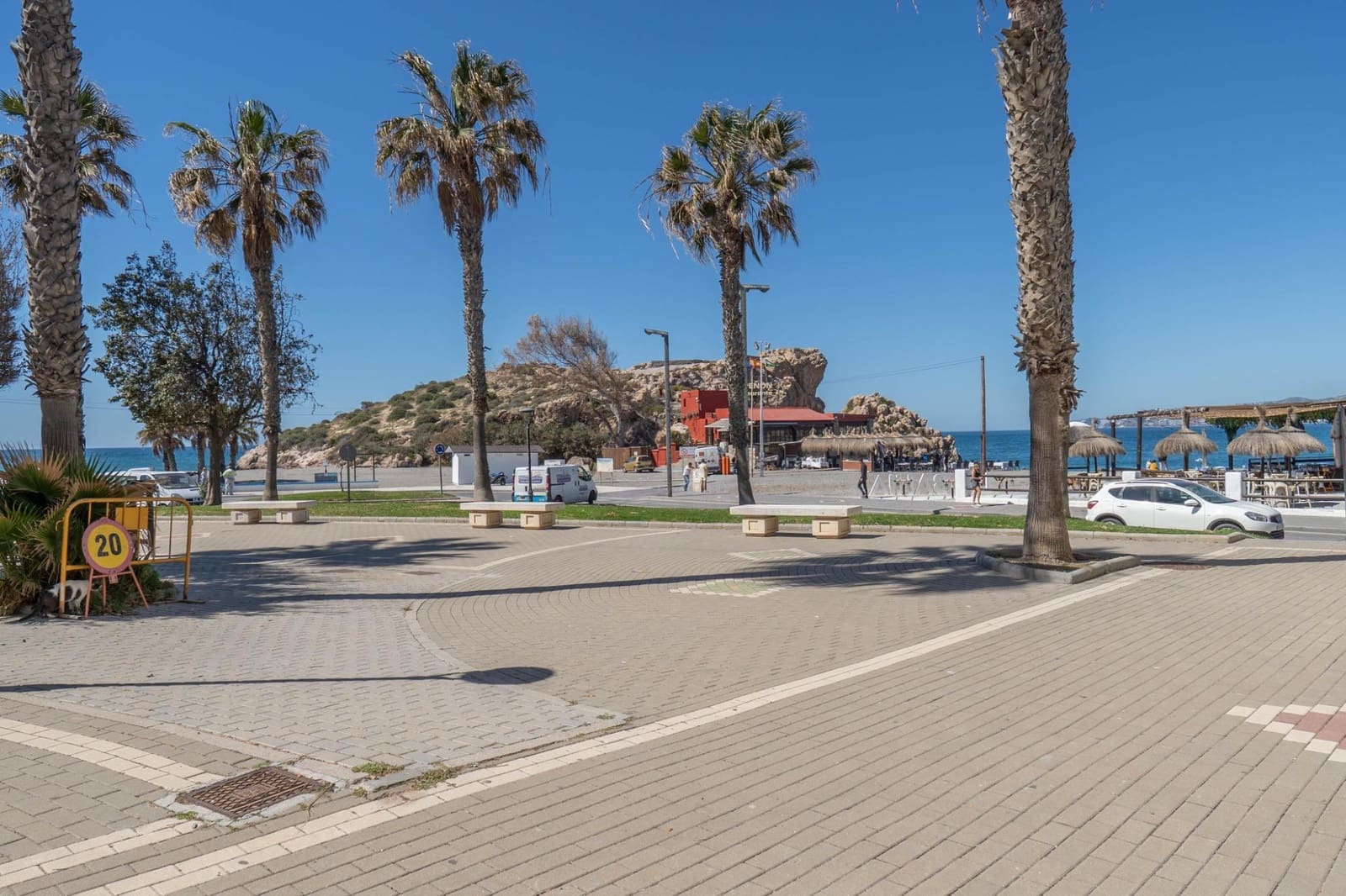 3 bedroom Apartment for sale in Salobrena with pool - € 320,000 (Ref: 9738538)