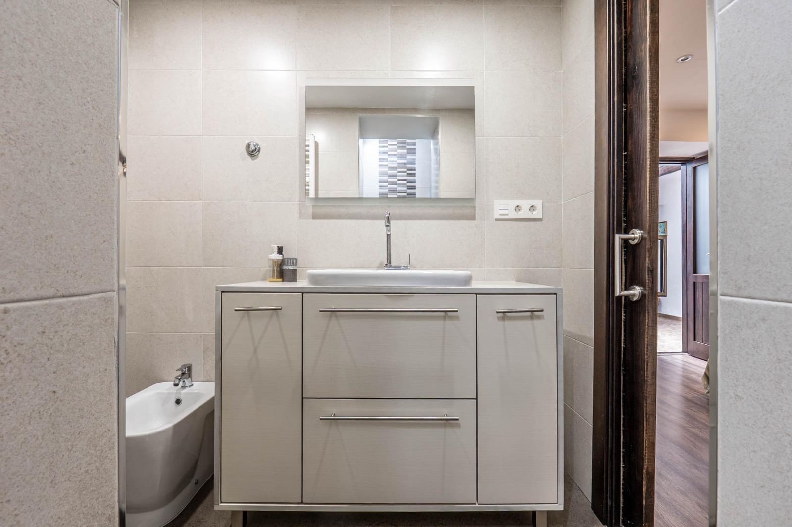 4 bedroom Villa for sale in Padul with garage - € 260,000 (Ref: 9738540)