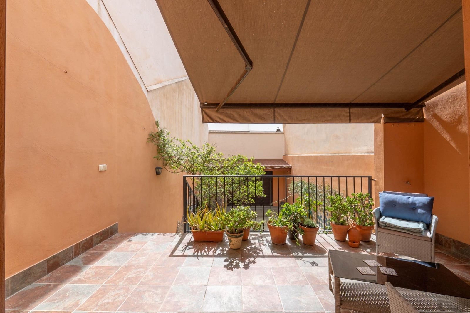 4 bedroom Villa for sale in Padul with garage - € 260,000 (Ref: 9738540)