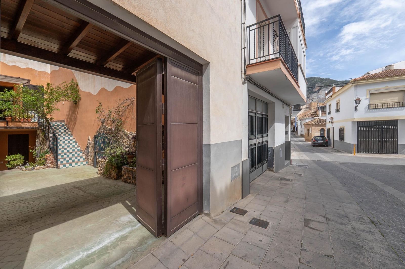 4 bedroom Villa for sale in Padul with garage - € 260,000 (Ref: 9738540)