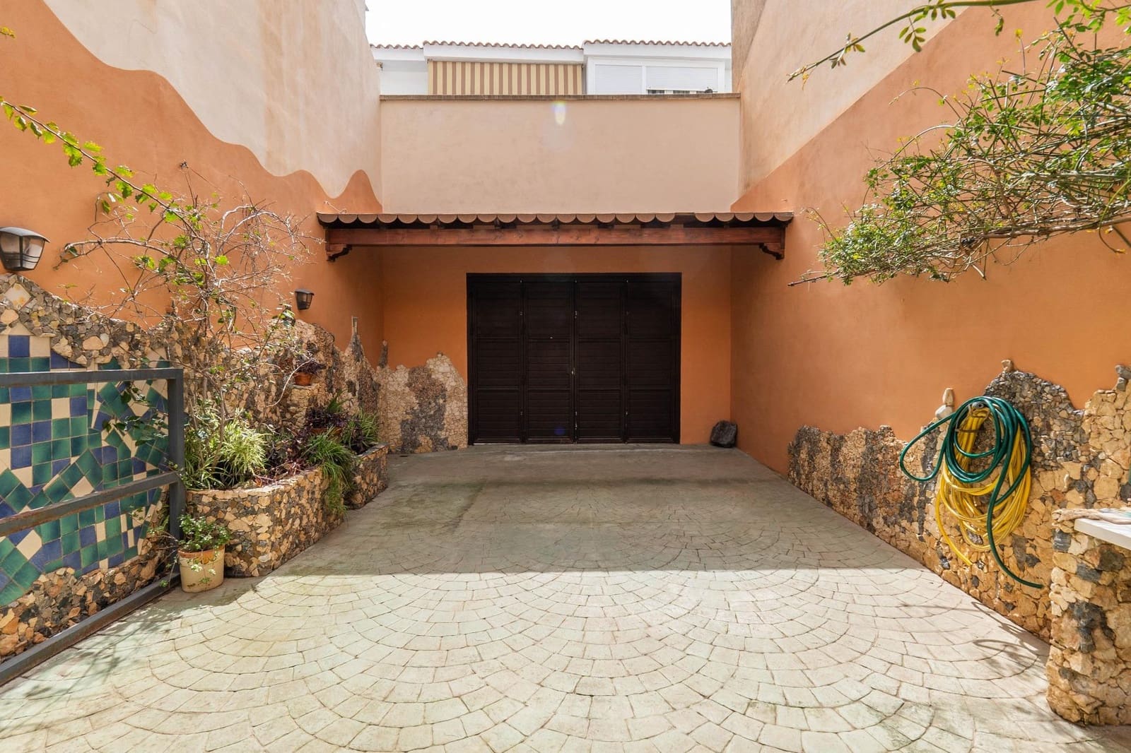 4 bedroom Villa for sale in Padul with garage - € 260,000 (Ref: 9738540)