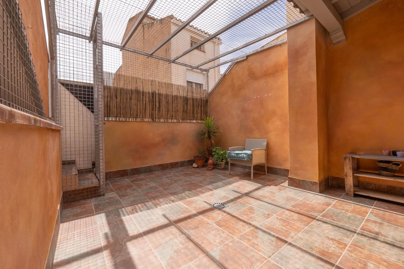 4 bedroom Villa for sale in Padul with garage - € 260,000 (Ref: 9738540)