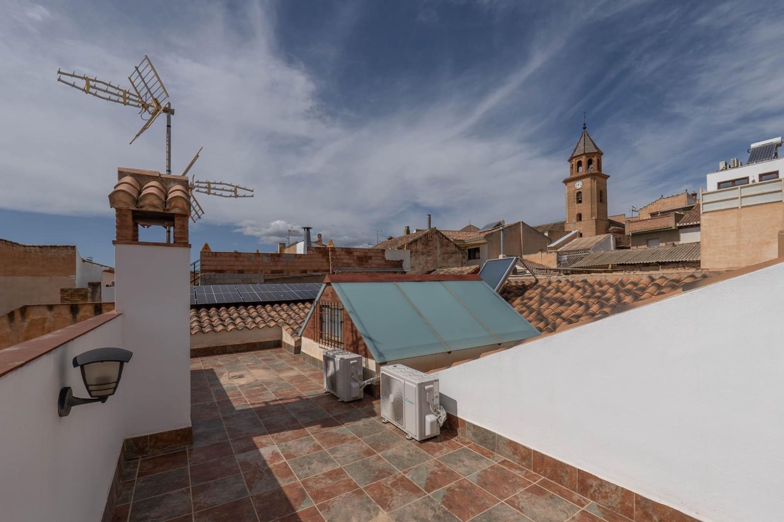 4 bedroom Villa for sale in Padul with garage - € 260,000 (Ref: 9738540)