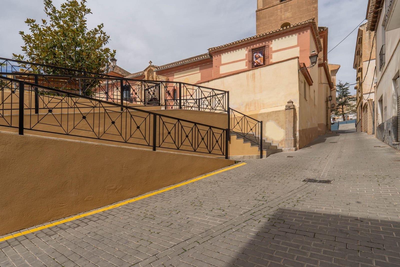 4 bedroom Villa for sale in Padul with garage - € 260,000 (Ref: 9738540)