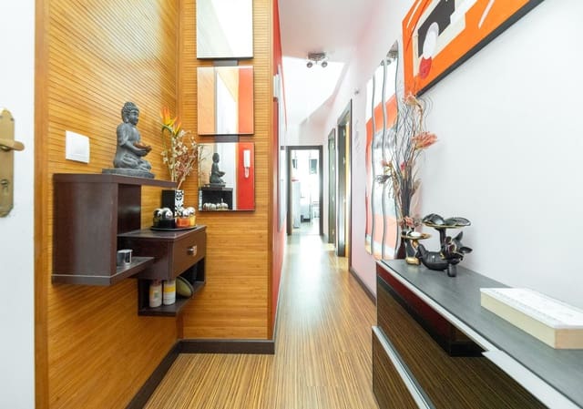 2 soverom Penthouse til salgs i Vegas del Genil med garasje - € 169 900 (Ref: 9747882)