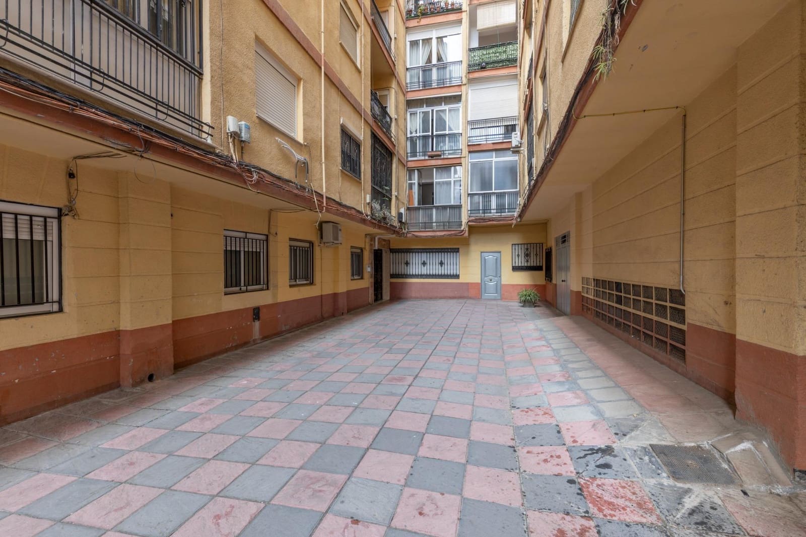 2 soveværelse Lejlighed til salg i Granada by - € 270.000 (Ref: 9747884)