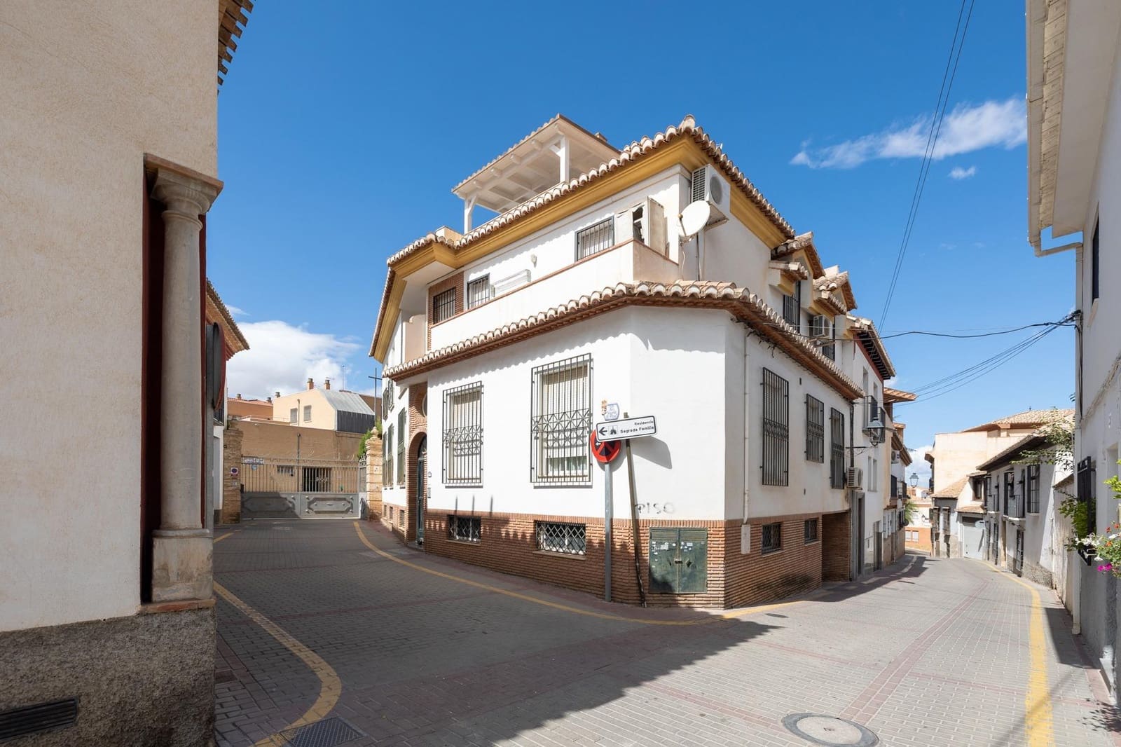 4 soveværelse Lejlighed til salg i La Zubia med garage - € 392.000 (Ref: 9751998)