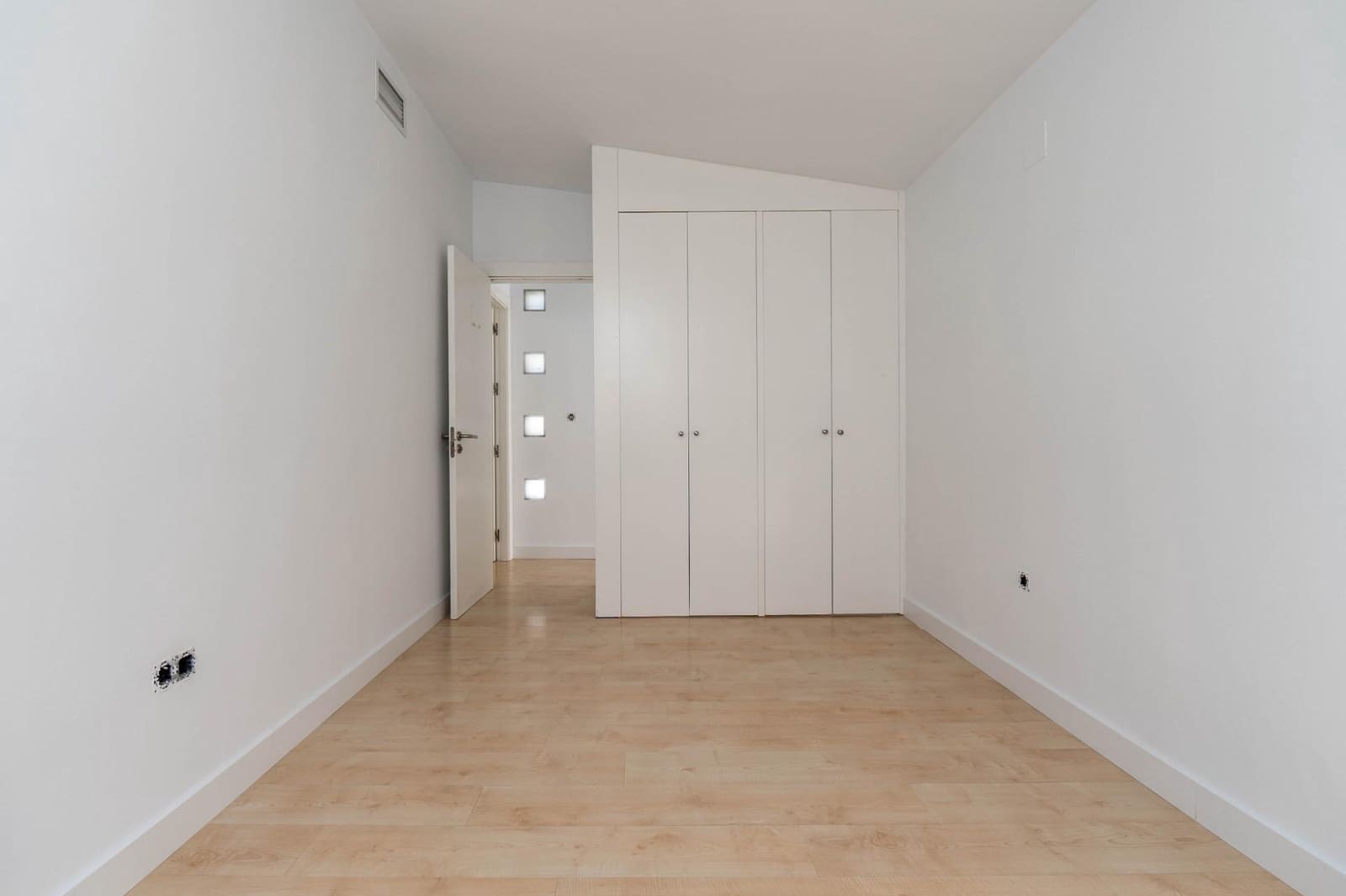 3 soverom Villa til salgs i Alhendin med svømmebasseng garasje - € 290 000 (Ref: 9755636)