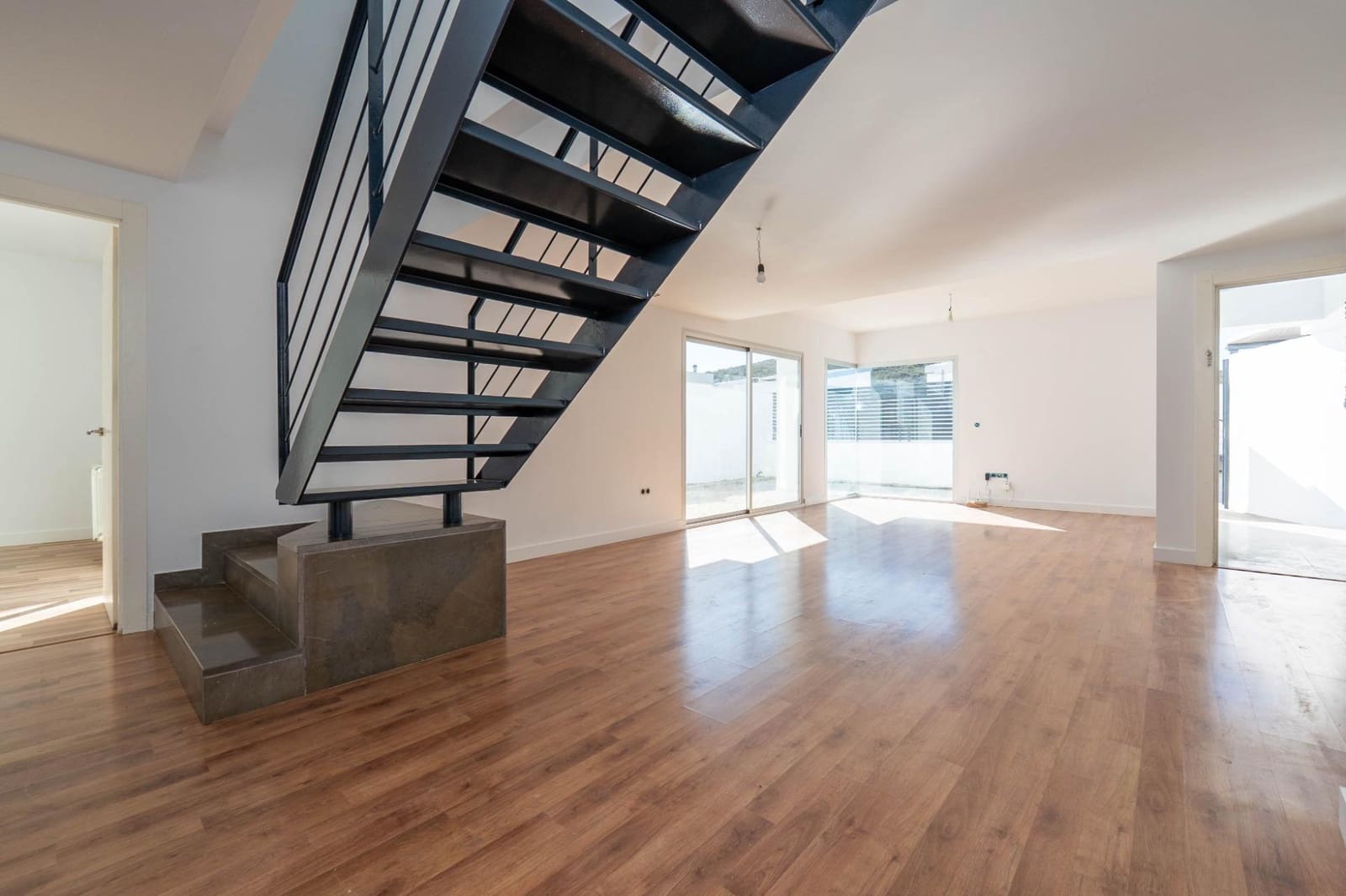 3 soverom Villa til salgs i Alhendin med svømmebasseng garasje - € 290 000 (Ref: 9755636)