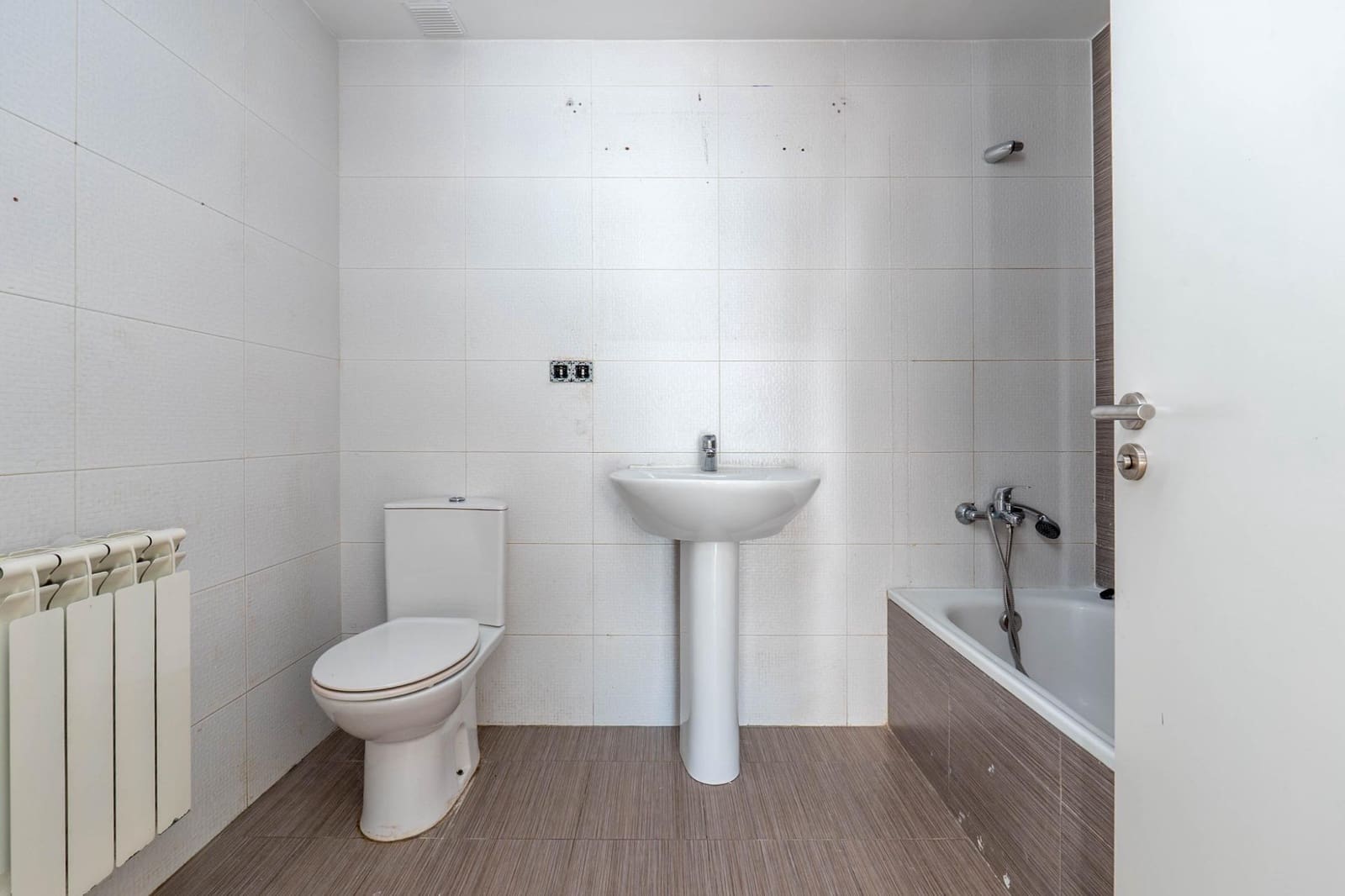 3 soverom Villa til salgs i Alhendin med svømmebasseng garasje - € 290 000 (Ref: 9755636)