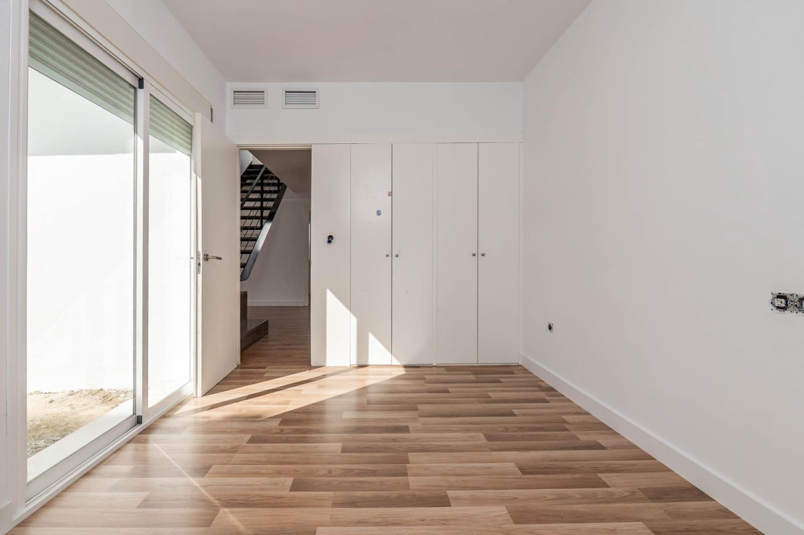 3 soverom Villa til salgs i Alhendin med svømmebasseng garasje - € 290 000 (Ref: 9755636)