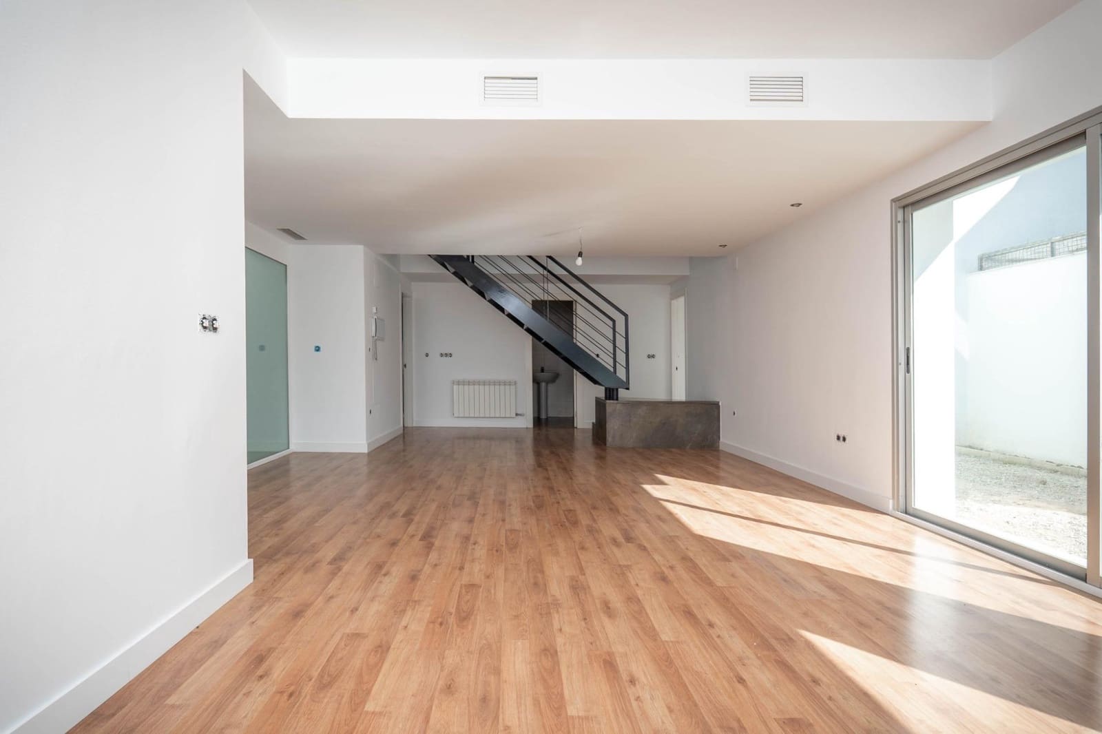 3 soverom Villa til salgs i Alhendin med svømmebasseng garasje - € 290 000 (Ref: 9755636)