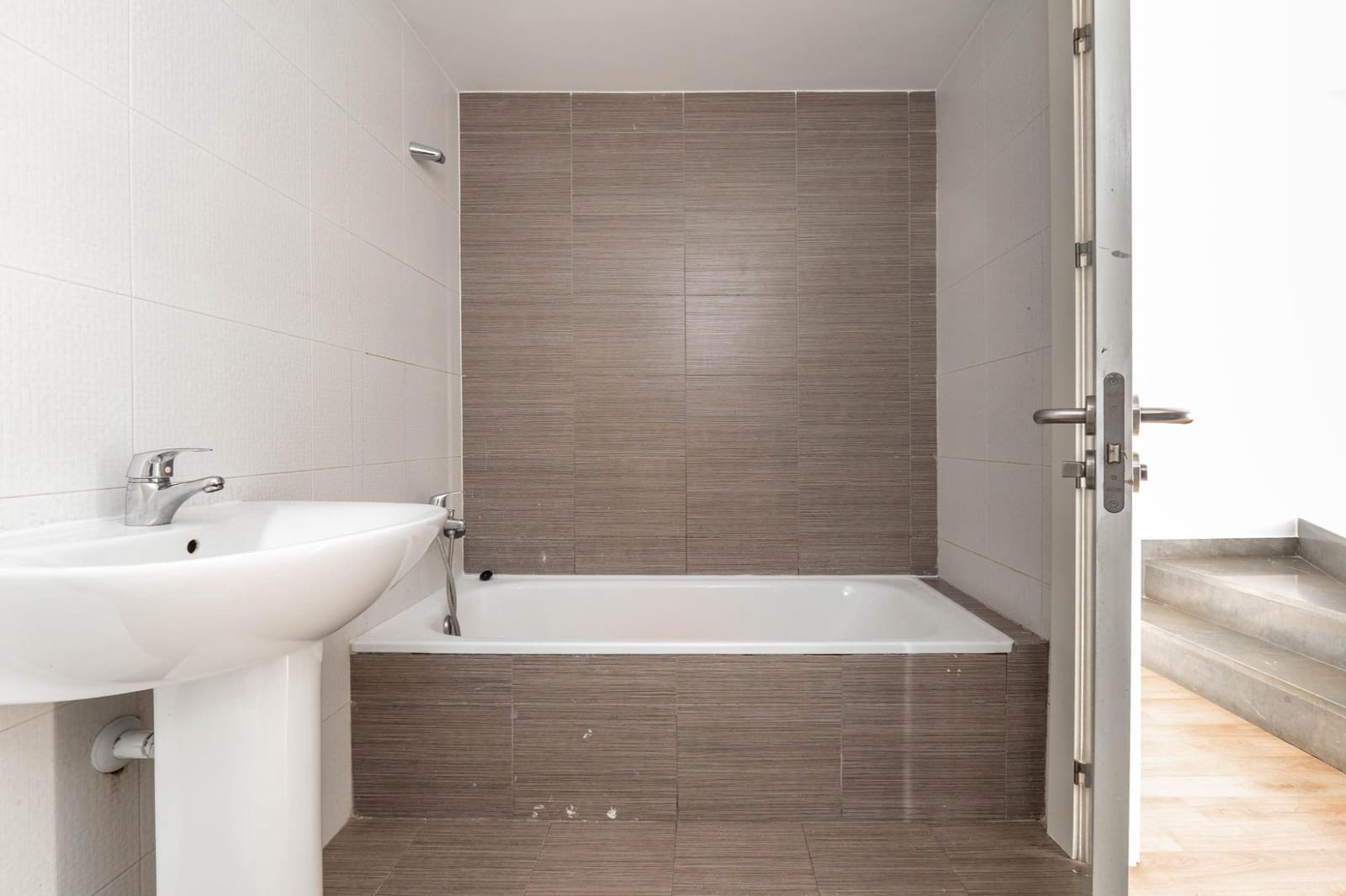 3 soverom Villa til salgs i Alhendin med svømmebasseng garasje - € 290 000 (Ref: 9755636)