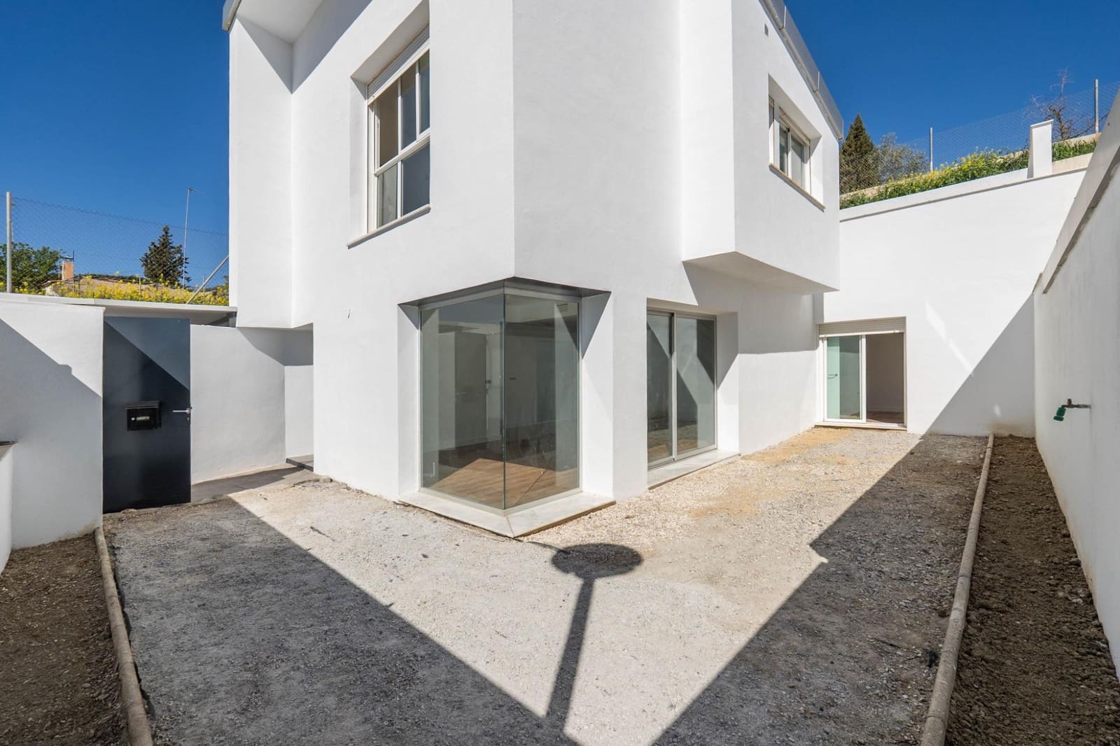 3 soverom Villa til salgs i Alhendin med svømmebasseng garasje - € 290 000 (Ref: 9755636)