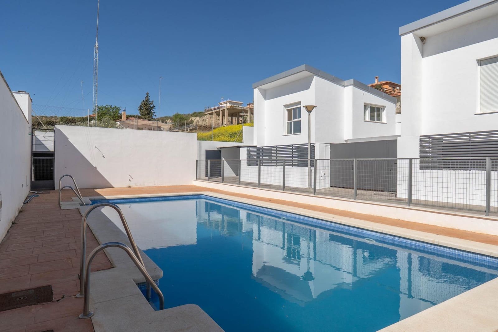 3 soverom Villa til salgs i Alhendin med svømmebasseng garasje - € 290 000 (Ref: 9755636)