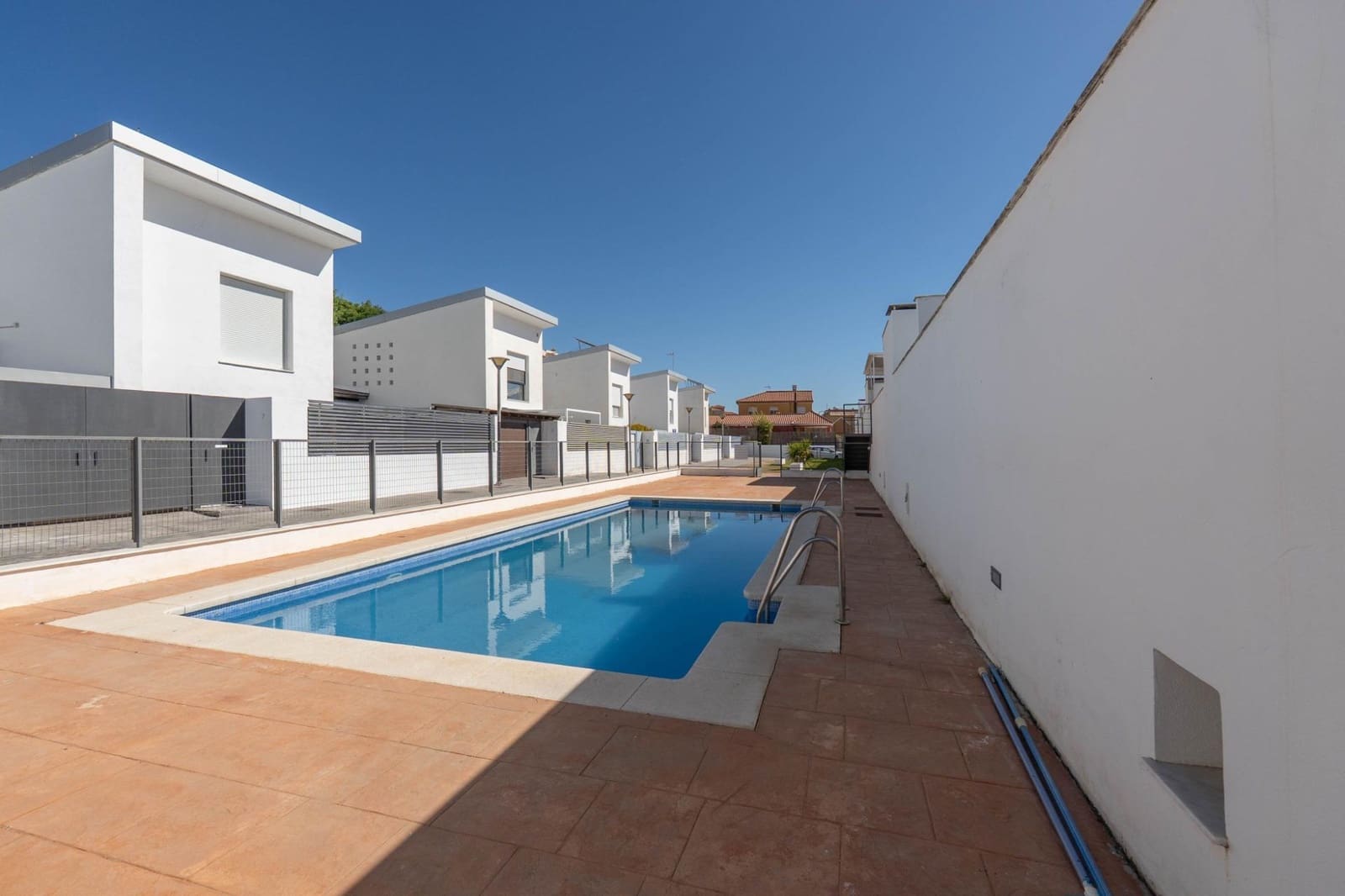 3 soverom Villa til salgs i Alhendin med svømmebasseng garasje - € 290 000 (Ref: 9755636)