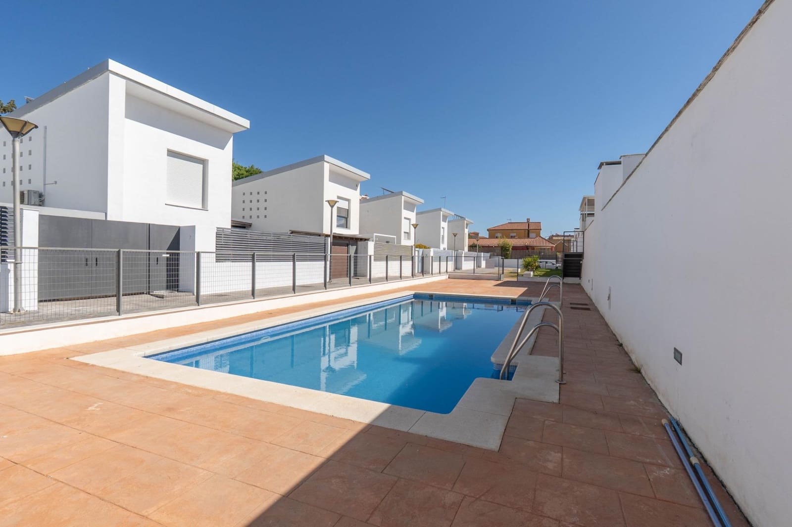 3 soverom Villa til salgs i Alhendin med svømmebasseng garasje - € 290 000 (Ref: 9755636)