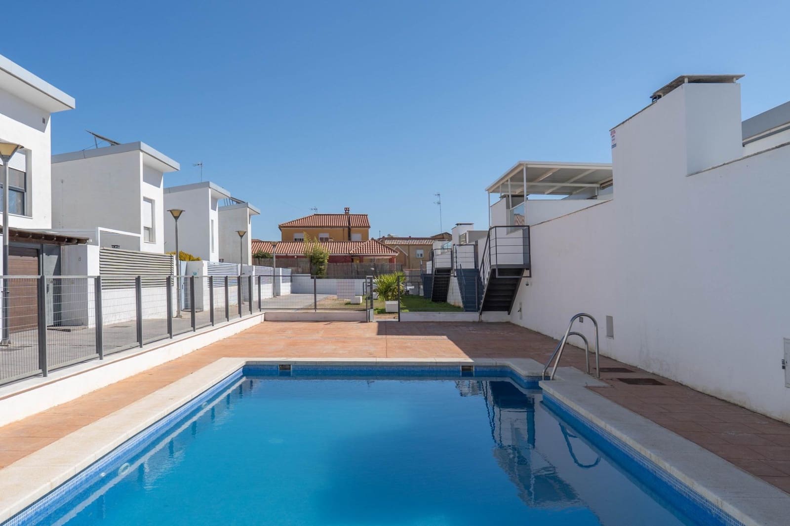 3 soverom Villa til salgs i Alhendin med svømmebasseng garasje - € 290 000 (Ref: 9755636)