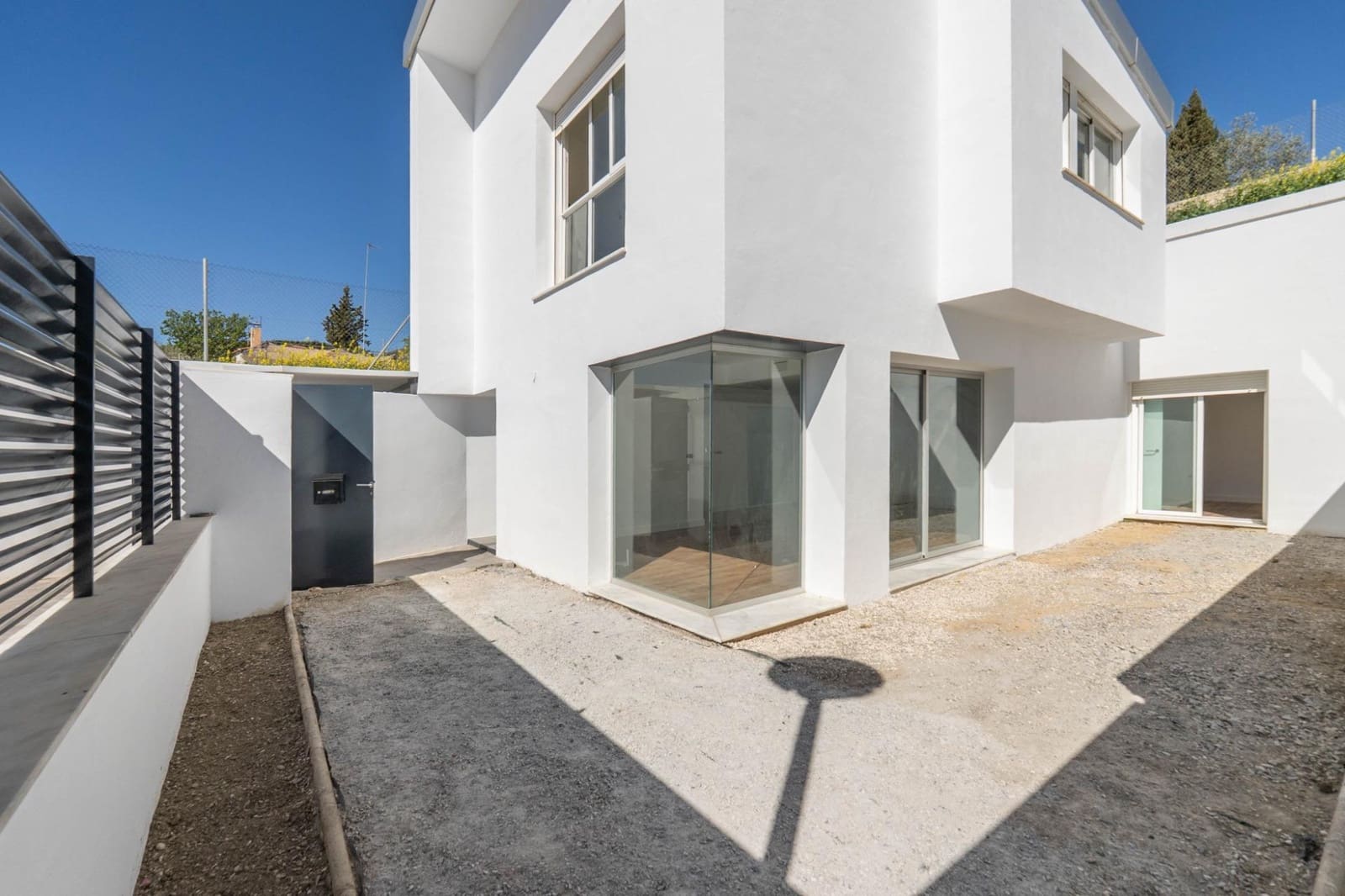 3 soverom Villa til salgs i Alhendin med svømmebasseng garasje - € 290 000 (Ref: 9755636)