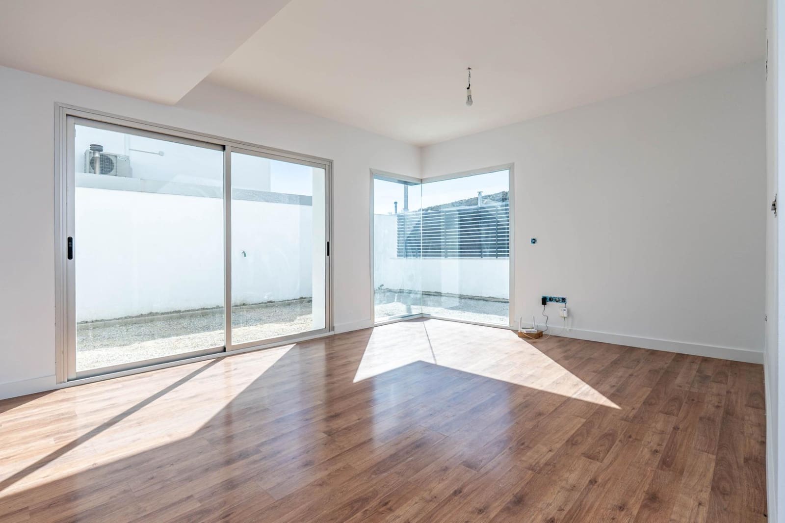 3 soverom Villa til salgs i Alhendin med svømmebasseng garasje - € 290 000 (Ref: 9755636)