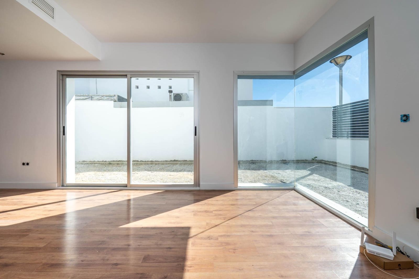 3 soverom Villa til salgs i Alhendin med svømmebasseng garasje - € 290 000 (Ref: 9755636)