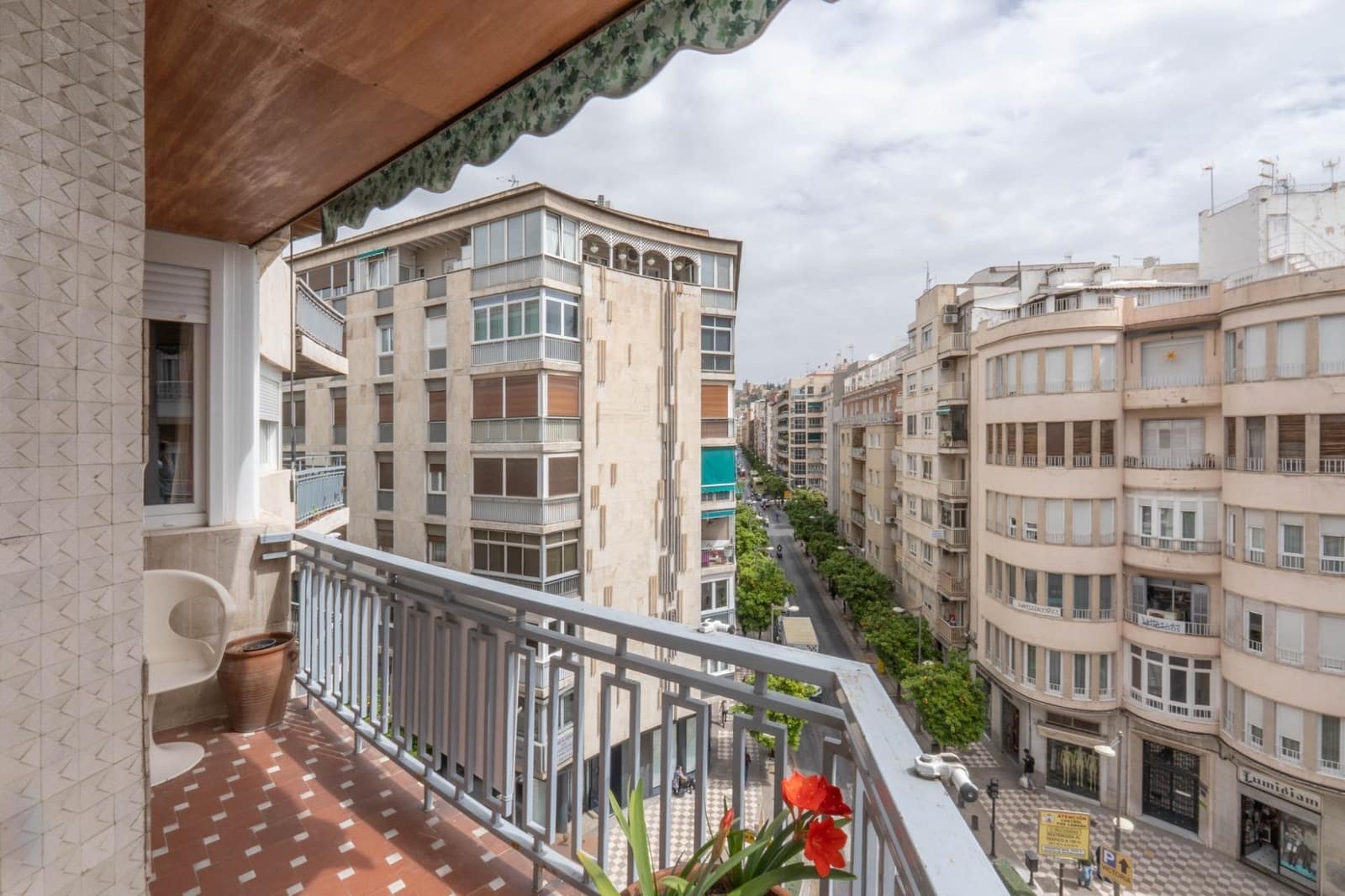 5 slaapkamer Flat te koop in Granada stad - € 670.000 (Ref: 9755637)