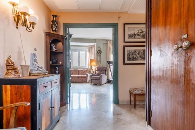 5 slaapkamer Flat te koop in Granada stad - € 670.000 (Ref: 9755637)