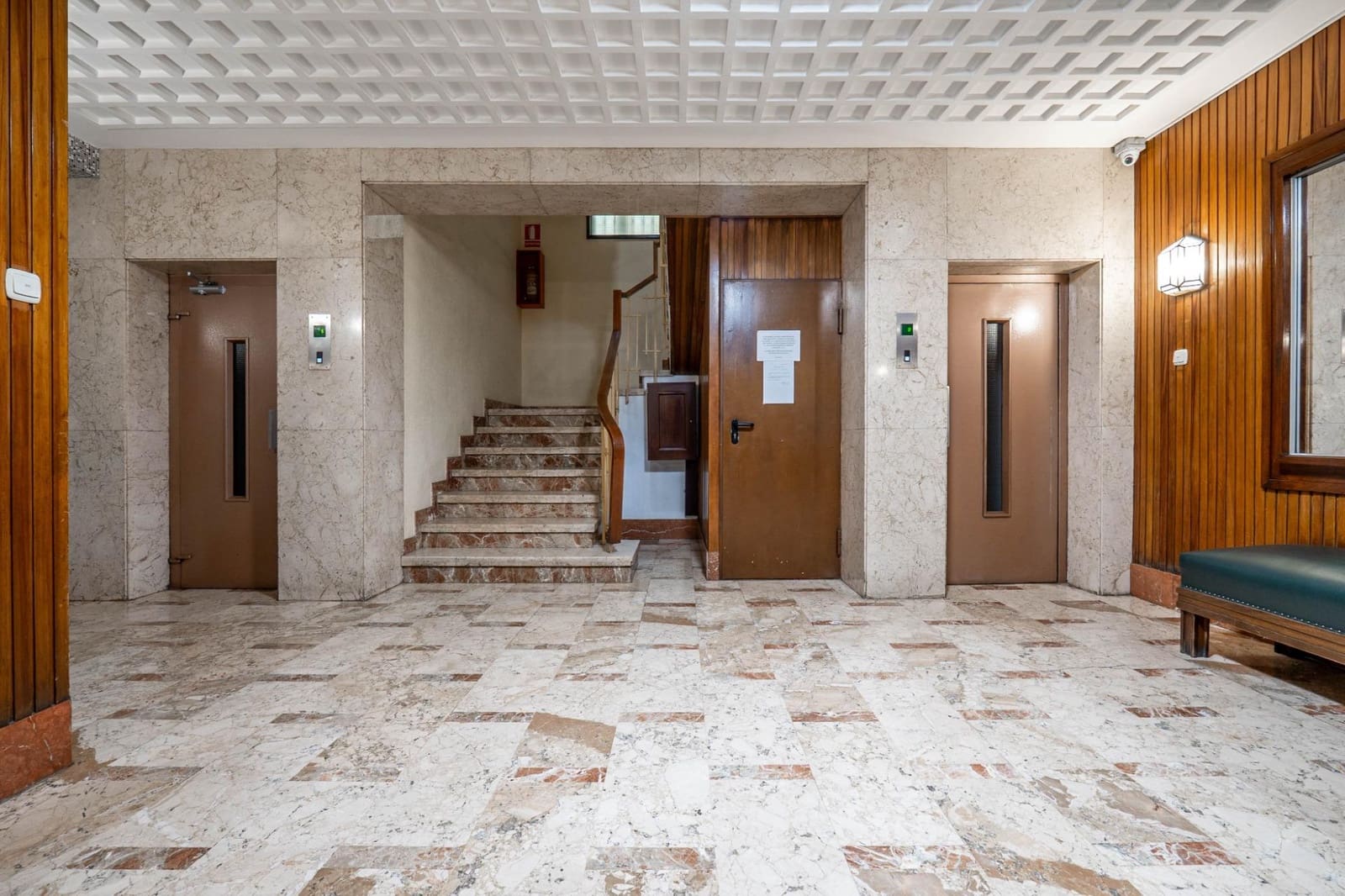 5 slaapkamer Flat te koop in Granada stad - € 670.000 (Ref: 9755637)