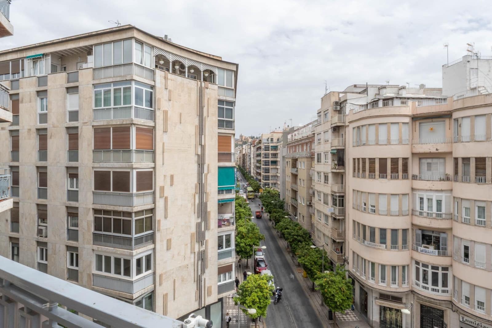 5 slaapkamer Flat te koop in Granada stad - € 670.000 (Ref: 9755637)