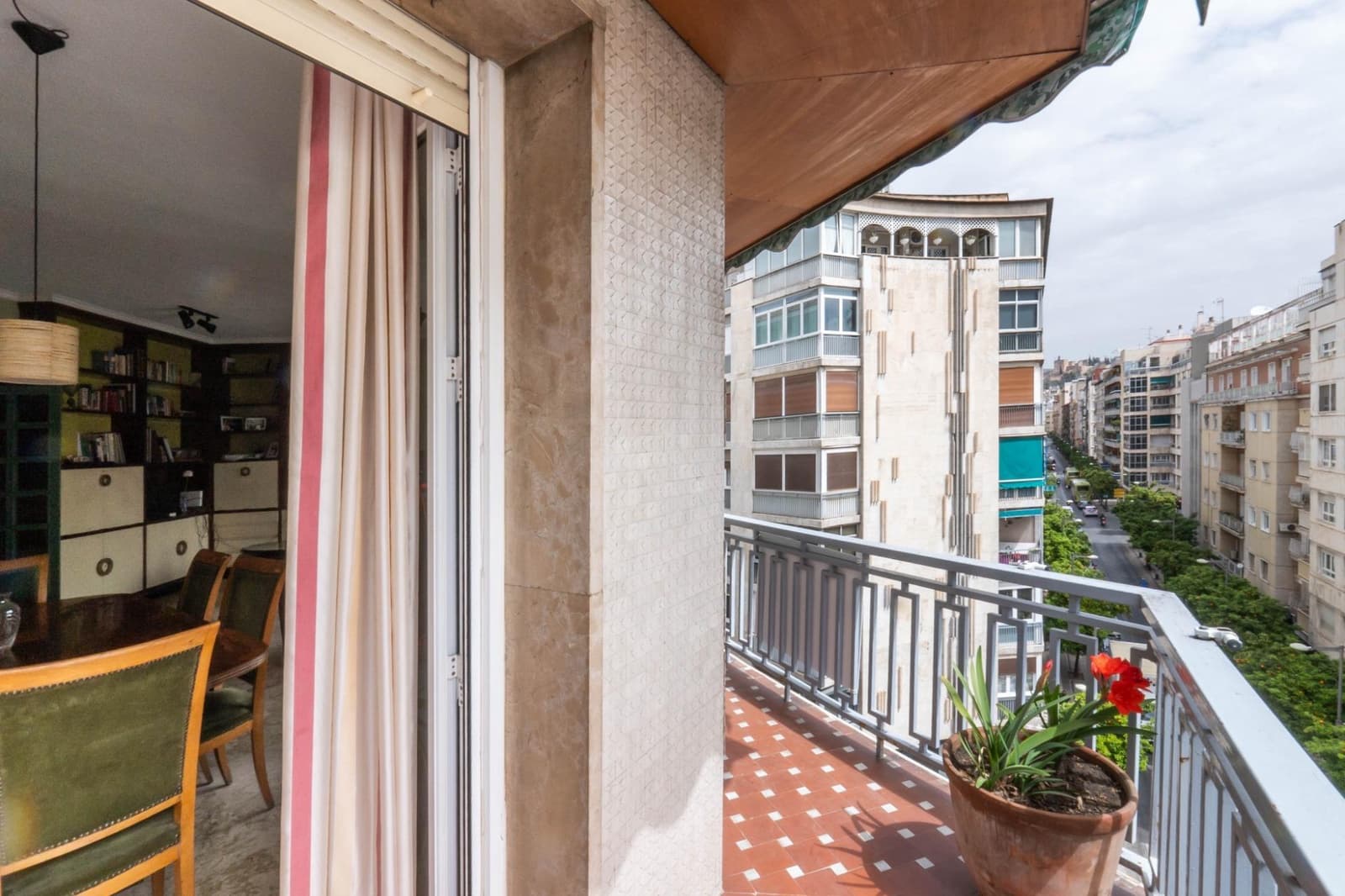 5 slaapkamer Flat te koop in Granada stad - € 670.000 (Ref: 9755637)