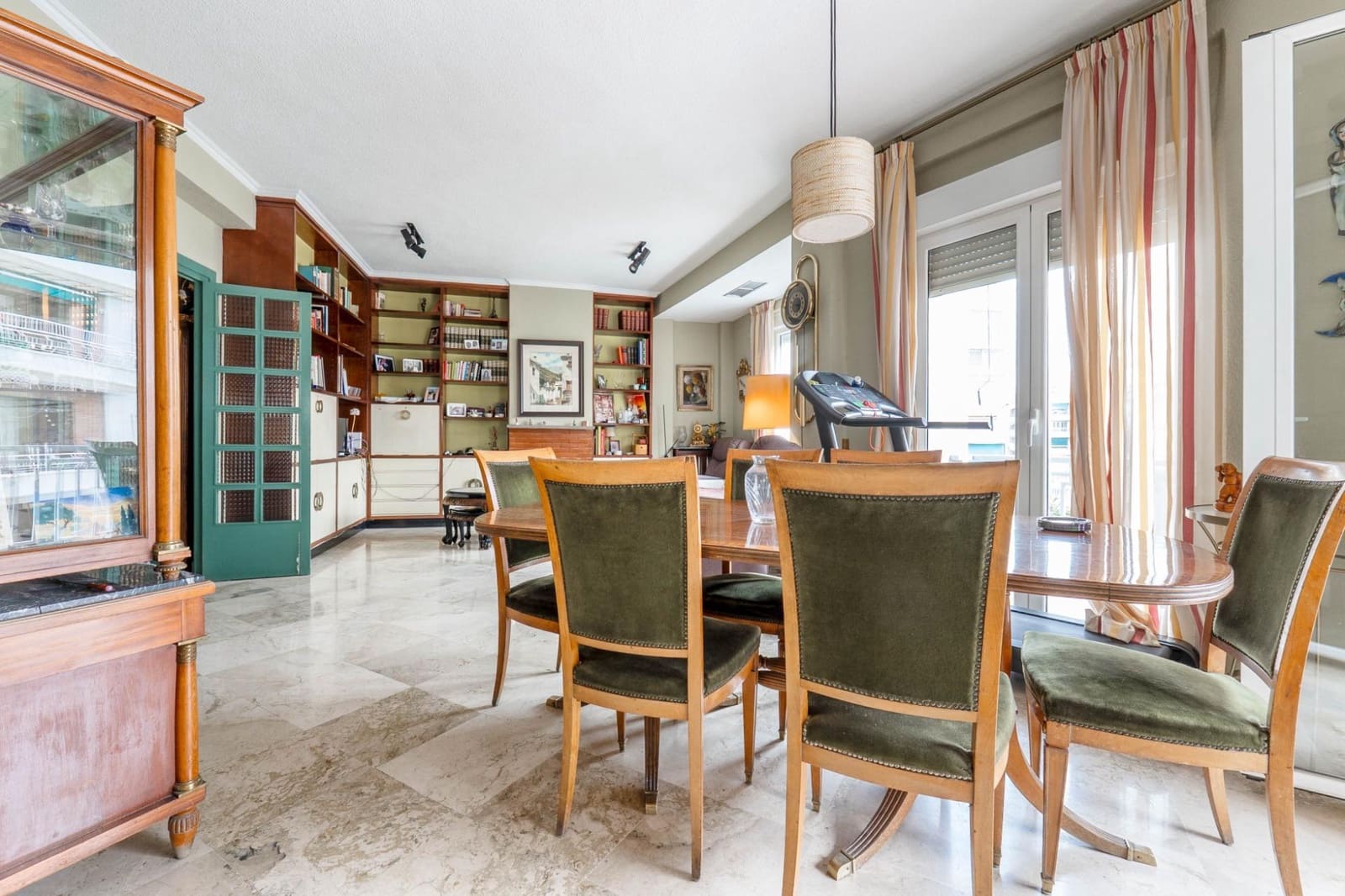 5 slaapkamer Flat te koop in Granada stad - € 670.000 (Ref: 9755637)