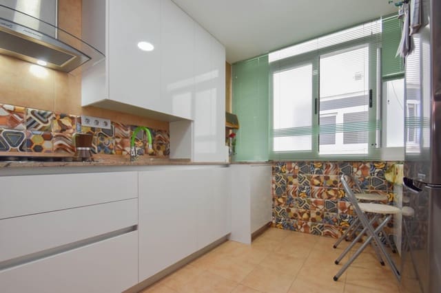 3 soveværelse Lejlighed til salg i Centro, Granada by med garage - € 395.000 (Ref: 9755638)