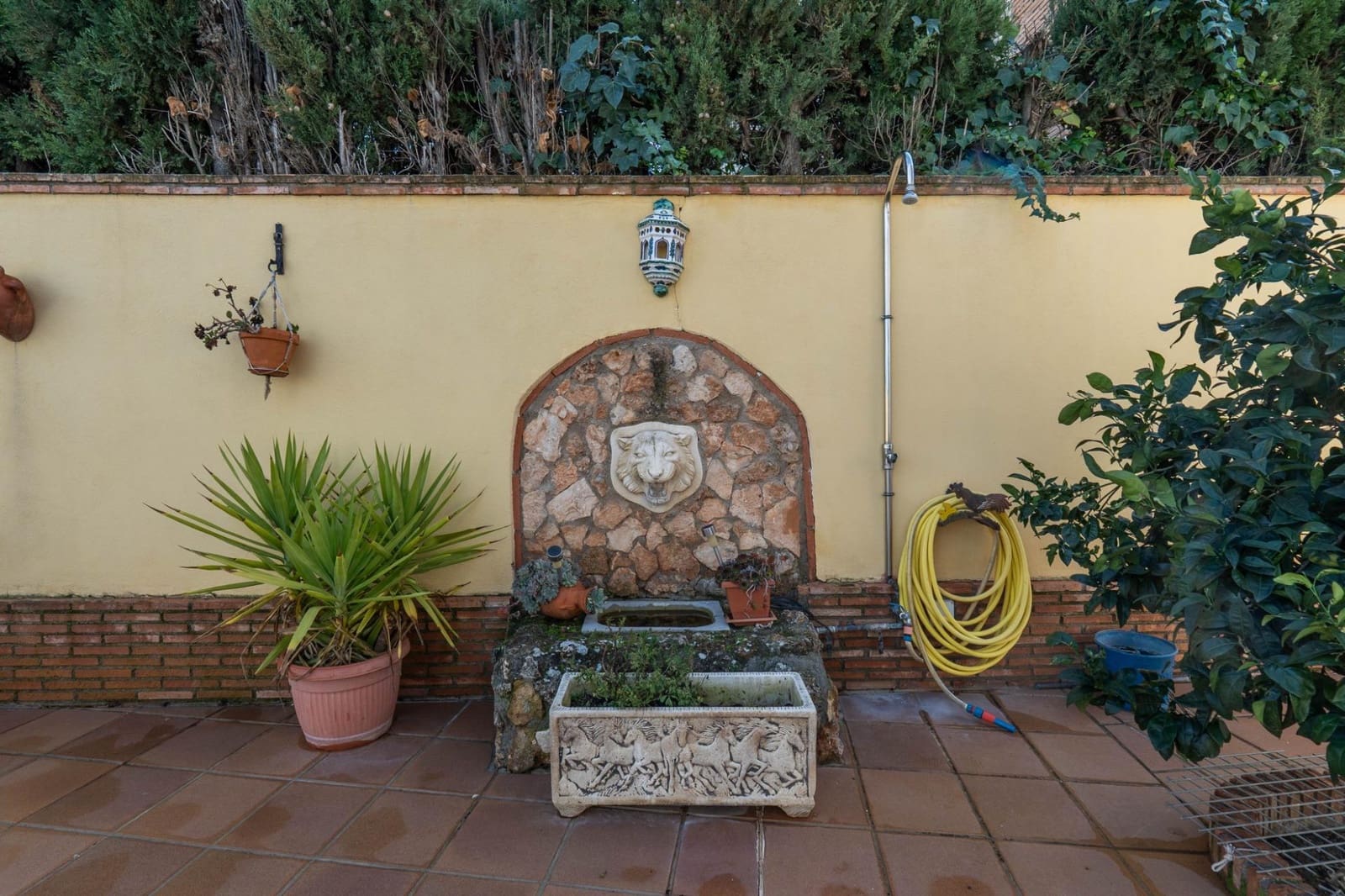 6 slaapkamer Villa te koop in Otura met zwembad garage - € 399.000 (Ref: 9761963)