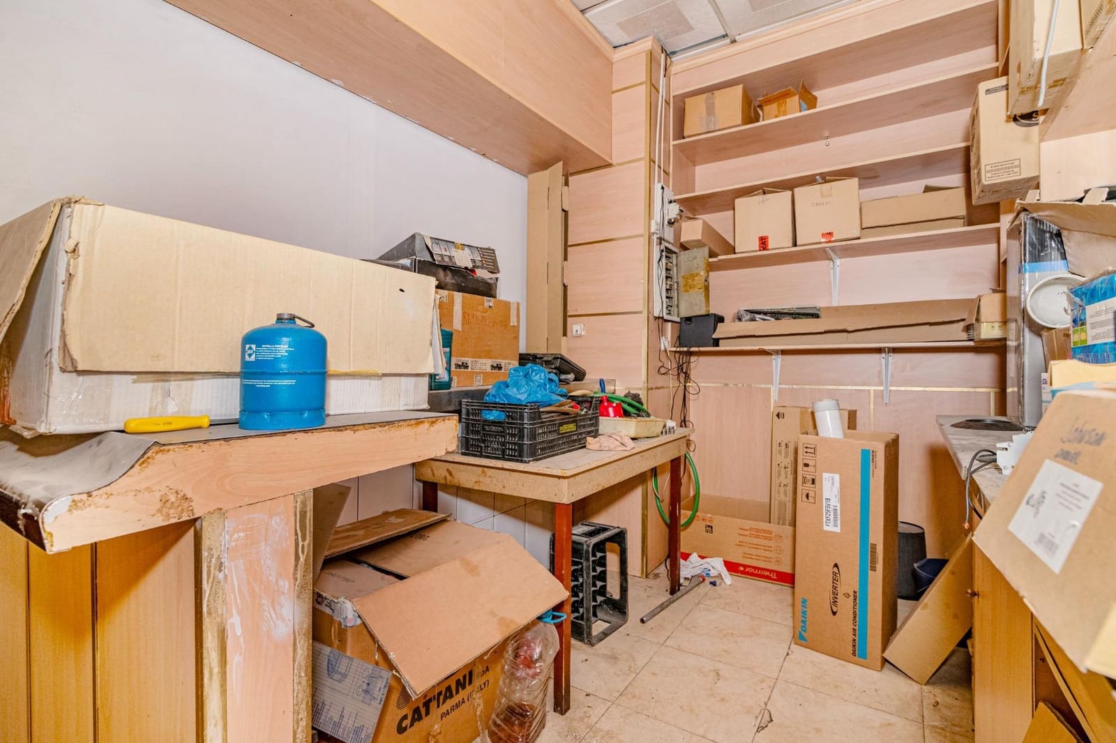 Commercieel te koop in Granada stad - € 180.000 (Ref: 9773028)