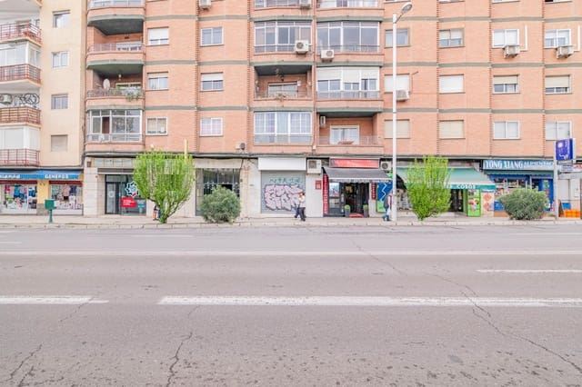 Commercieel te koop in Granada stad - € 180.000 (Ref: 9773028)