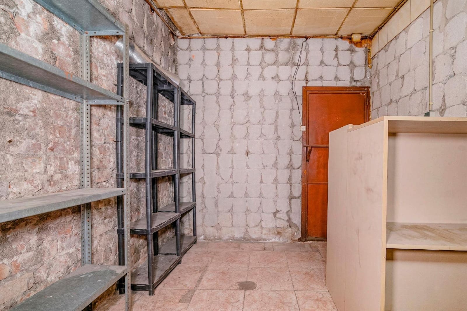 Commercieel te koop in Granada stad - € 180.000 (Ref: 9773028)