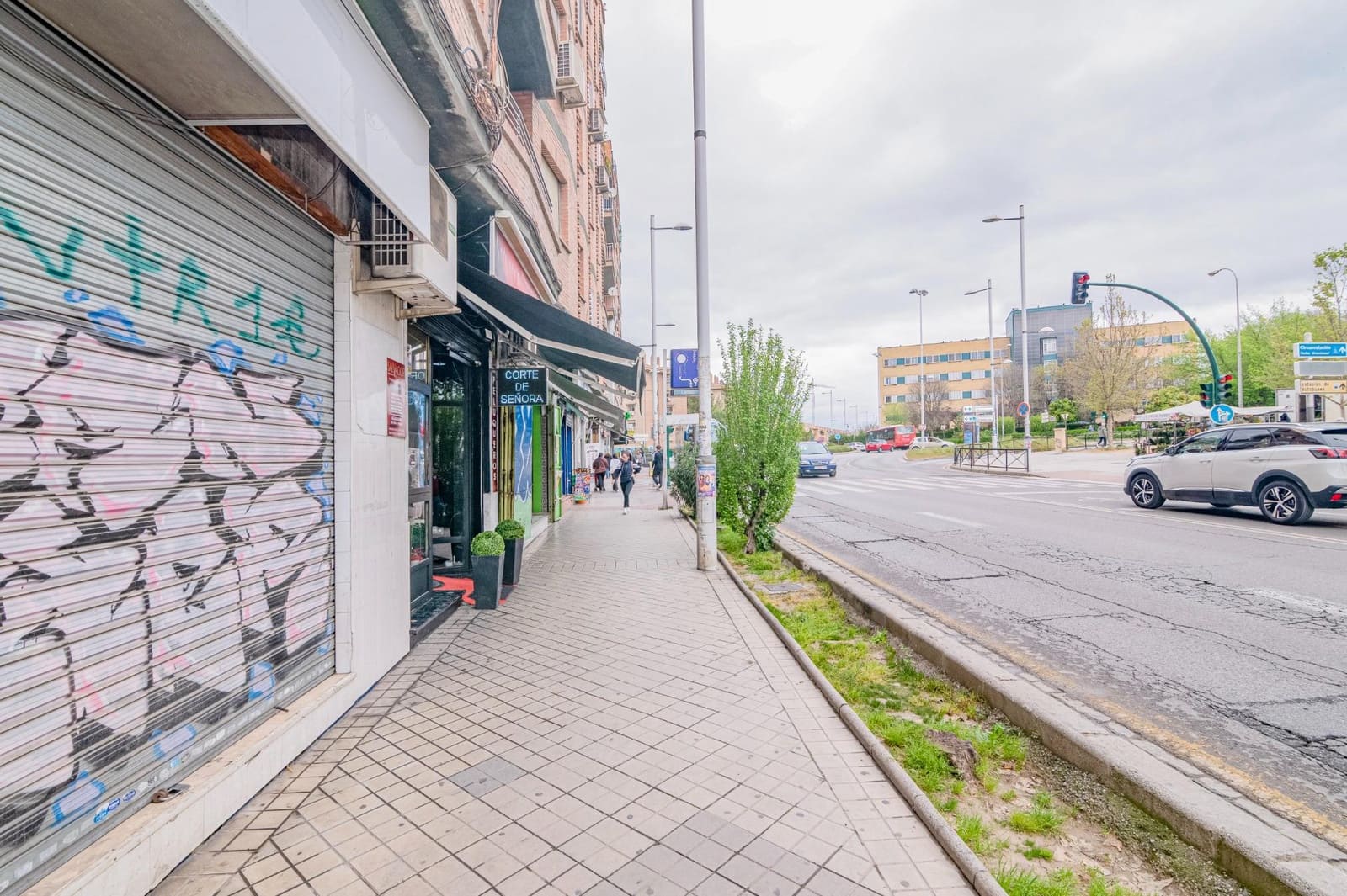 Commercieel te koop in Granada stad - € 180.000 (Ref: 9773028)