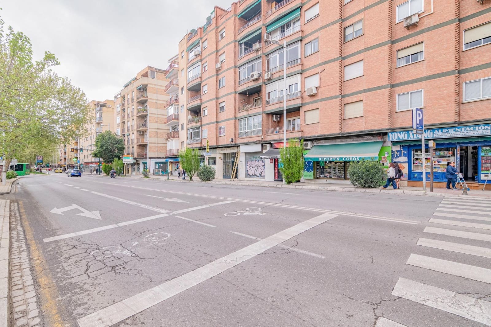 Commercieel te koop in Granada stad - € 180.000 (Ref: 9773028)