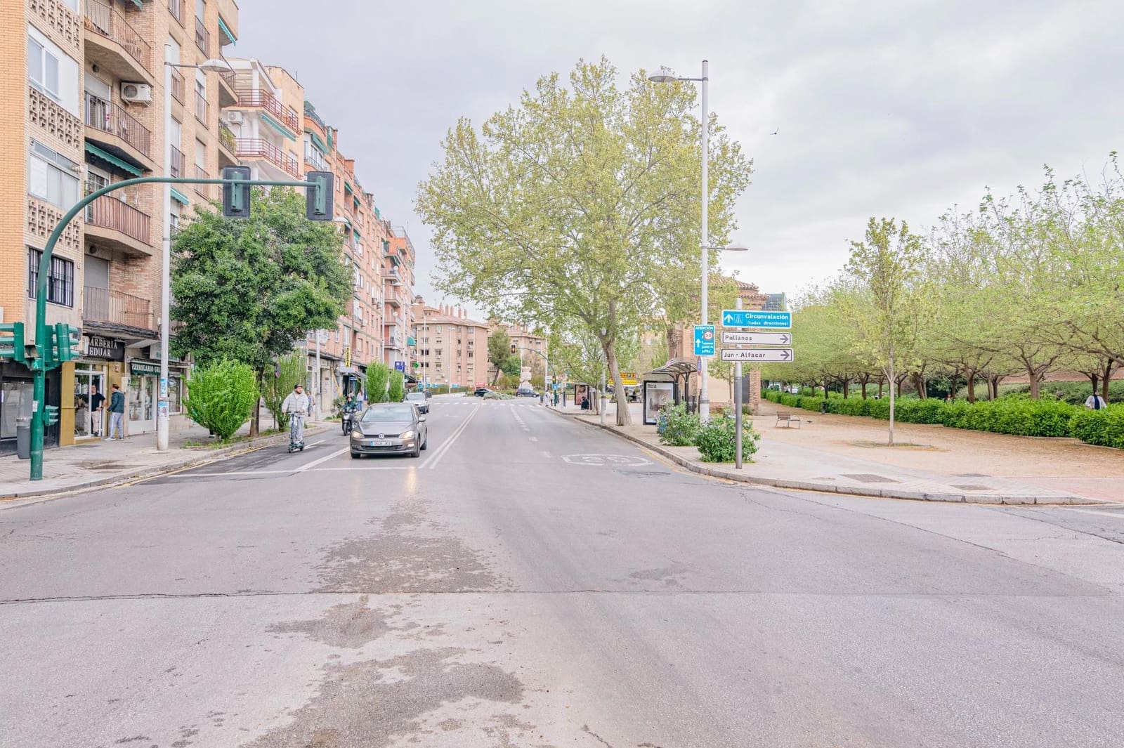 Commercieel te koop in Granada stad - € 180.000 (Ref: 9773028)