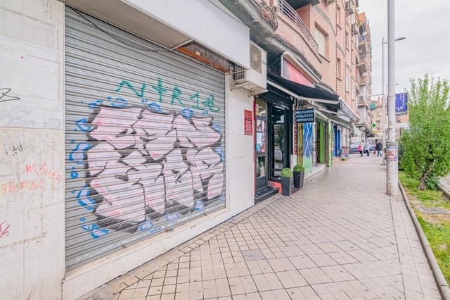 Commercieel te koop in Granada stad - € 180.000 (Ref: 9773028)