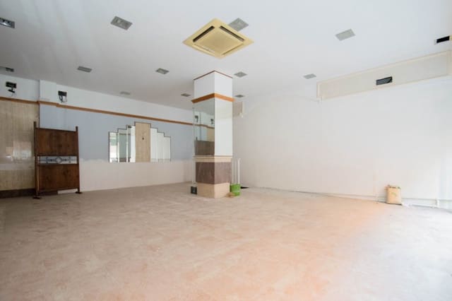 Commercieel te koop in Granada stad - € 235.000 (Ref: 9773030)