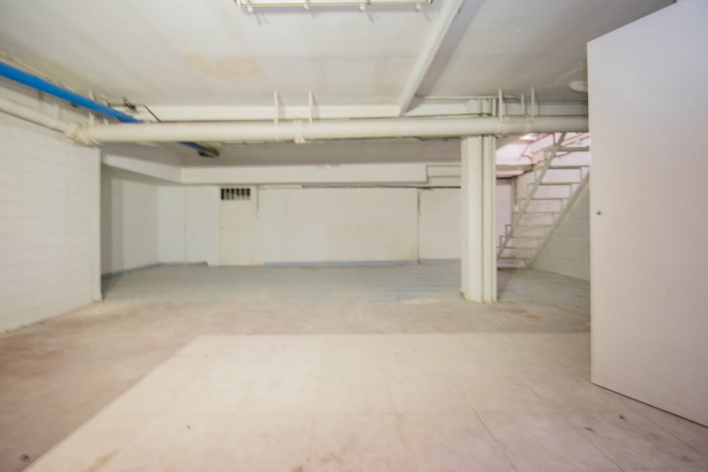 Commercial for sale in Granada city - € 235,000 (Ref: 9773030)