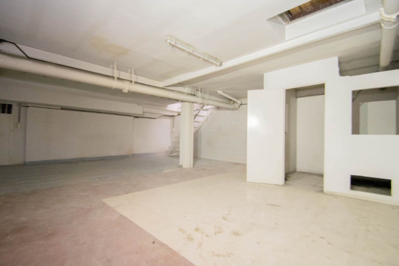 Commercial for sale in Granada city - € 235,000 (Ref: 9773030)